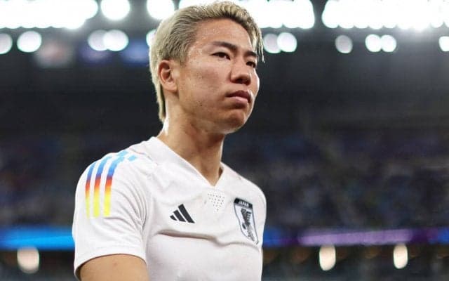 「浅野バキバキやん」中継でチラッと映った浅野拓磨の“筋肉美”が話題に！「筋肉えぐい」「相変わらずいい体」