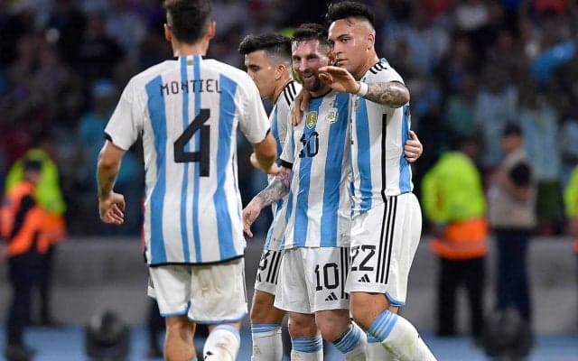 メッシが前半だけで圧巻ハットトリック！ W杯王者アルゼンチンがキュラソーを一蹴《国際親善試合》