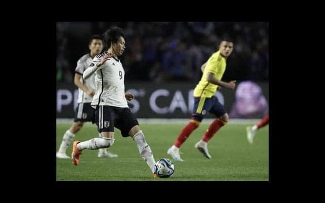 日本代表のストロングポイントはコロンビア戦で機能せず 三笘薫、伊東純也を活かせないのはなぜか