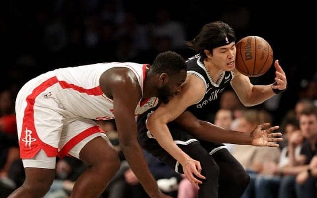 ネッツがロケッツとの接戦を制して2試合ぶり白星…渡邊雄太は約7分で2得点1アシスト