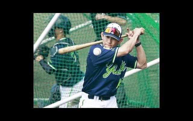 ヤクルト守備陣を支える名ノッカーたち　村上宗隆のひと言で森岡コーチは「スイッチノッカー」を目指す