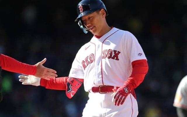 「寒かったけど、心は燃えていた」吉田正尚の名言＆マルチ安打を現地メディアが称賛！「まさに野球の詩だ」