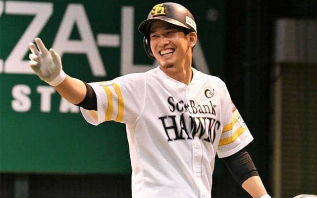 鷹、2017年から開幕戦7連勝！　1年ぶり復帰の栗原が決勝3ラン、大関は7回零封