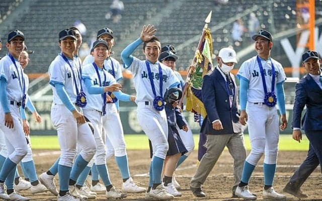 【高校野球】“山梨の虎、甲子園の子猫ちゃん”　批判バネにVの山梨学院「猫くらいになれたかな」