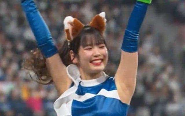 お腹チラリのチアは「女神説あるよね」　初勝利呼ぶ“フリフリ”が「マジでかわいい」
