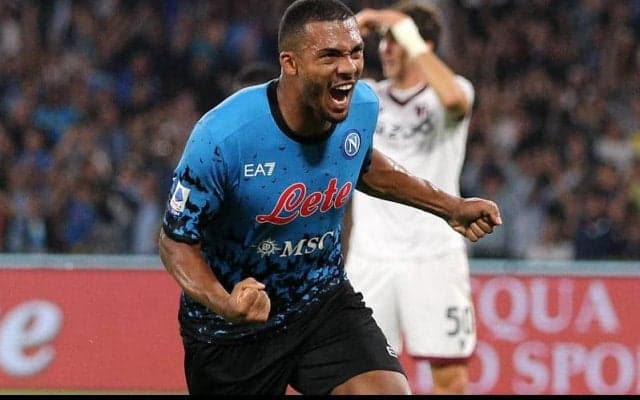 ナポリ、元ブラジル代表DFジェズスとの契約を2025年まで延長