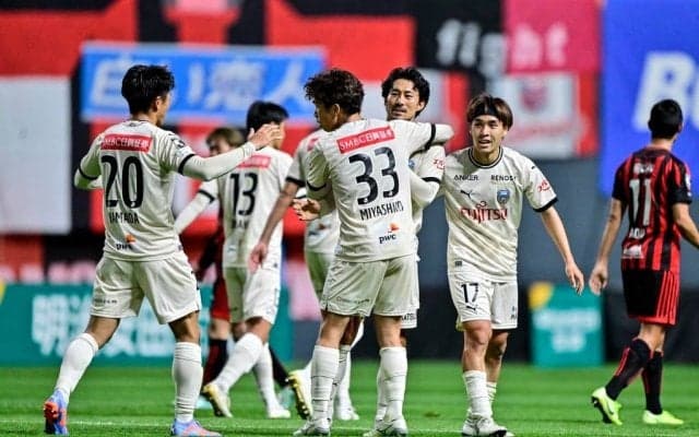 「芸術点高すぎます…」川崎FW家長昭博が決めた「ロングループシュート」が絶賛の嵐！天才的プレーに「これ、年間ベストゴールやん！」とファン興奮