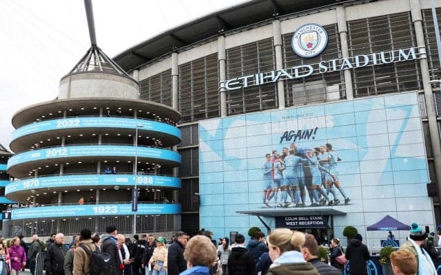 「全く容認できない」快勝のシティ、ファンが愚行…試合後にリバプールのコーチに物投げつけ負傷、試合中には不適切チャント「失望している」