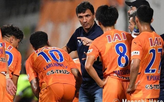 【J2「解任」】「開幕7戦未勝利19位」の清水が監督交代へ！「総シュート数最多で総得点ワーストタイ」追い詰められた名門クラブを託される「次の監督」(1)