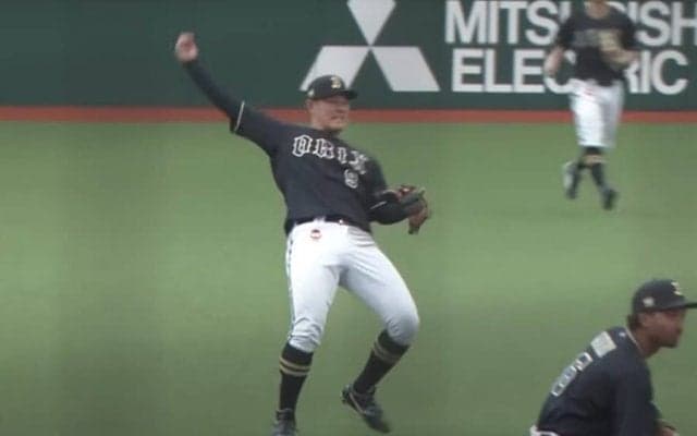 「とんでもない肩」　内野最深部からの“レーザー”に驚愕の声「送球のノビ凄い」