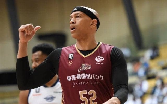 越谷の“46歳”桜木ジェイアールがB2最年長出場記録を更新「思い切りプレーできた」