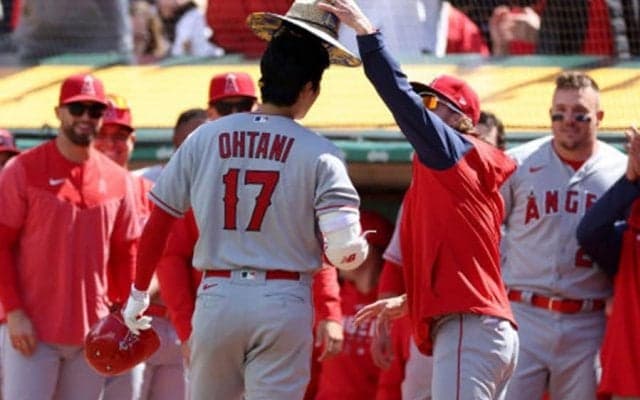 【MLB】「お顔すっぽりオオタニさん」にファン悶絶　大谷翔平への“祝福”が話題「かわいすぎ」