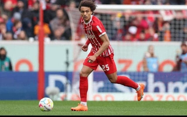 フライブルク、期待の若手DFシディリアと契約延長