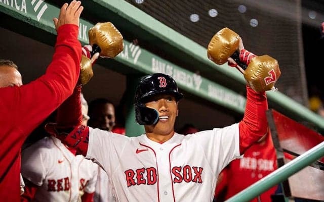 【MLB】吉田正尚、豪快1号も「試合に負け悲しい」　金色ダンベルは「誰が持ってきたのか…」