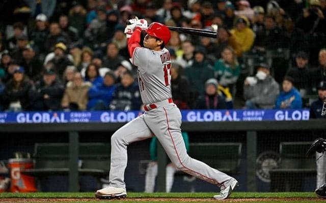 【MLB】大谷翔平、2試合連続特大弾に「地球人じゃない」と現地実況も驚愕　131メートル“勝ち越し”2号2ラン