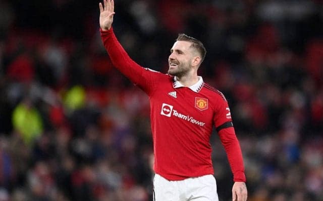 ユナイテッドがルーク・ショーと2027年まで契約延長、今季はSBだけでなくCBにも挑戦「全てを捧げるつもり」