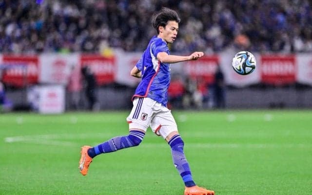 「しかし三笘は判断力高すぎるね」三笘薫がオシャレなヒールゴールを「独特間合いのクロス」でアシスト！ 「ヘディングも、左足も、新たな武器を手にしていく」と絶賛の声