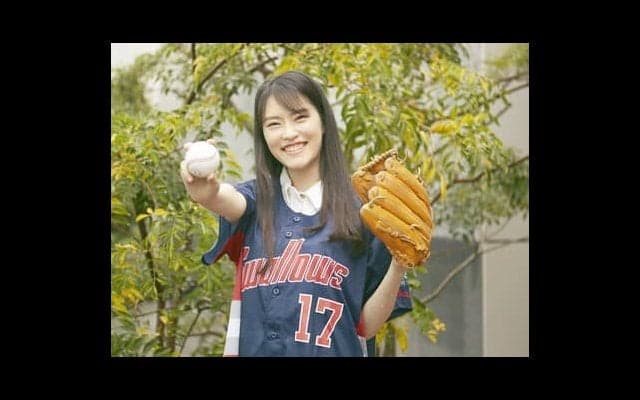 元ヤクルトの「巨人キラー」は超親バカ？ モデルの娘・川崎琴之が明かす家庭での姿「同級生たちとのランチにもついてくるんです」