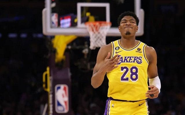 ジャズとのオーバータイムを制しレイカーズが4連勝…八村塁は2戦連続の2ケタ得点