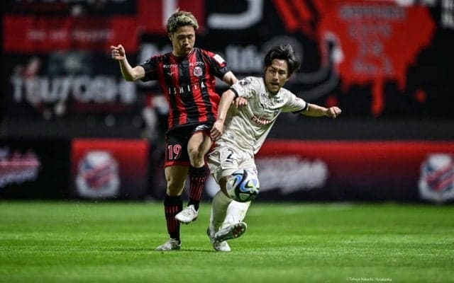 「まじパスセンスえぐいな」J1札幌の元日本代表候補MFの「衝撃ダイレクトパス」絶賛されるも、それを阻止した川崎DFにも称賛の声！ センスとスピードが激突した試合の名場面