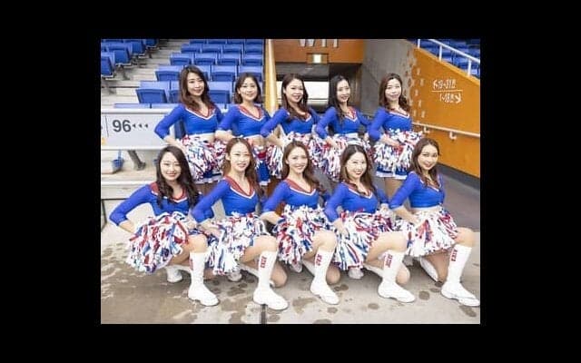 横浜Ｆ・マリノスを華やかにサポートする美しきチアリーダーたち 「トリコロールマーメイズ」がJ1連覇への熱い想いを語った