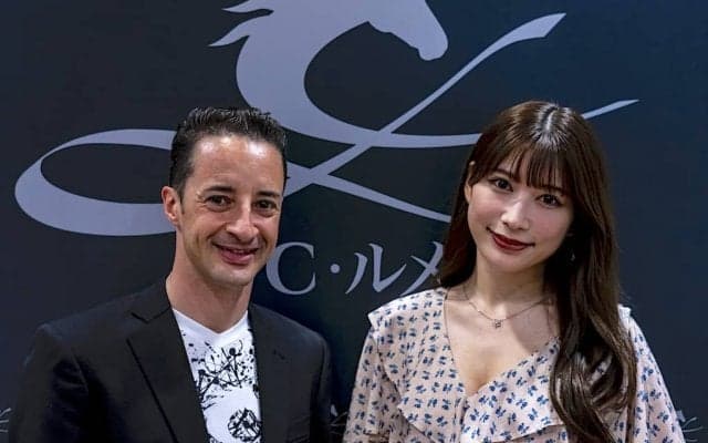 【競馬】ルメールがラウンドガール雪平莉左らとお披露目会　藤田菜七子も登場　「日本に恩返ししたい」