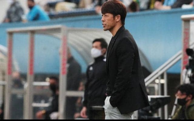 「身体凄すぎる」槙野智章も驚かせた大分・下平監督の肉体美が圧巻！51歳とは思えないバキバキな体が話題