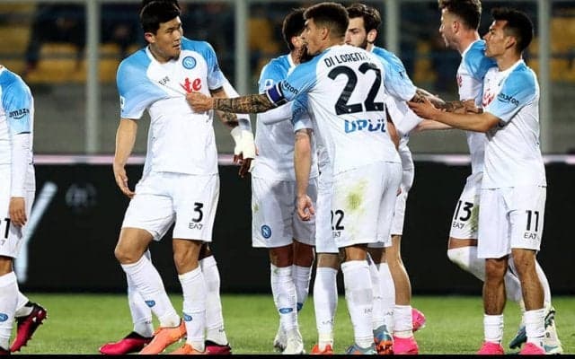 オウンゴールが決勝点、ナポリが不振レッチェに競り勝ってスクデットへさらに前進《セリエA》