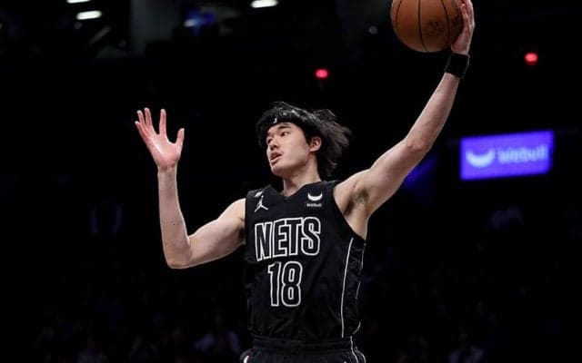 前半から大量リードをつかんだネッツがマジックを撃破…渡邊雄太は第4Q終盤にコートイン