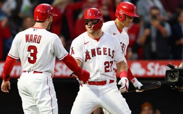 【MLB】エ軍、新HR儀式は「兜」　大谷翔平が発案と地元局…先制弾のトラウトが“武士”に