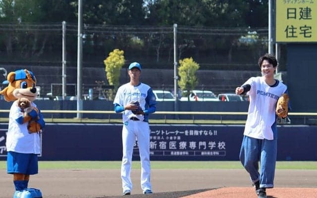 注目イケメン・百瀬拓実さんが日本ハム2軍戦で始球式　ノーバンに「素直にうれしい」