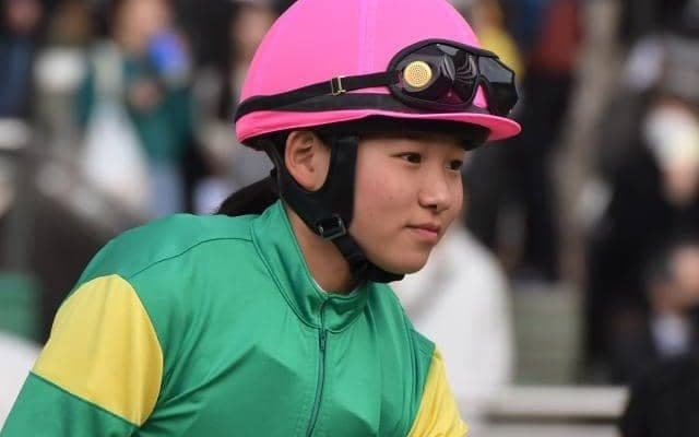小林美駒騎手がJRA初勝利「今村聖奈騎手を超える勢いで…」