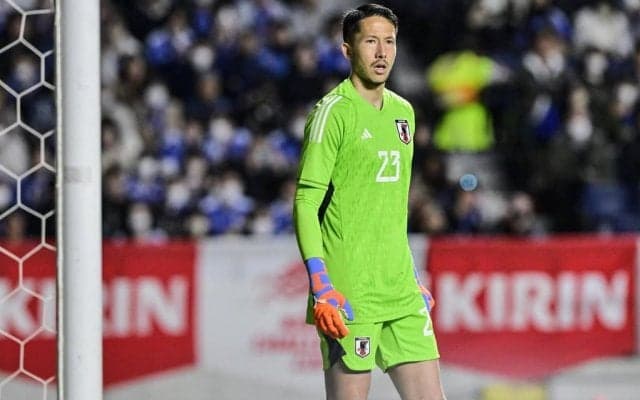 「とてもいい親子関係ですね」日本代表GKが「親子のお花見ショット」公開！ 満開の桜の前での写真に、「かっこいいパパ」「ホッコリします」の声