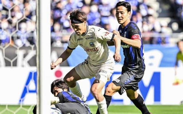 川崎、G大阪に初勝利献上！ 昨年FC東京戦以来となる今季最小のシュート4本で完敗。同じ本数でもゴール前で迫力を出せず…終盤は2人少ない9人での戦いに