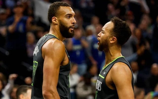 ウルブスの雰囲気は最悪か？　ルディ・ゴベアがベンチでチームメートを拳打、帰宅を命じられる