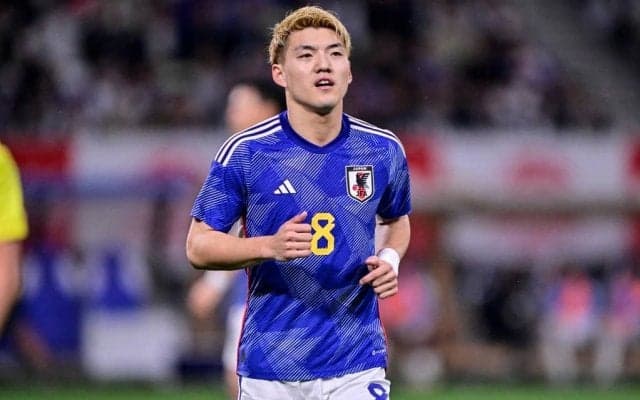 「マジでカッコよすぎる」堂安律が公開した兄弟2ショットに、「イケメン」「かっこよ」の嵐！ ファンが歓喜したピッチ上での笑顔写真