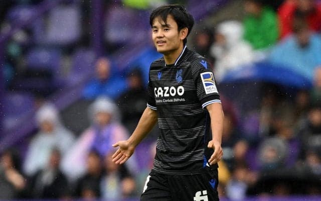 先輩からの金言に真剣な眼差し…ソシエダが久保建英と交流するFC東京U-18の密着映像を公開、最後にはサイン会も