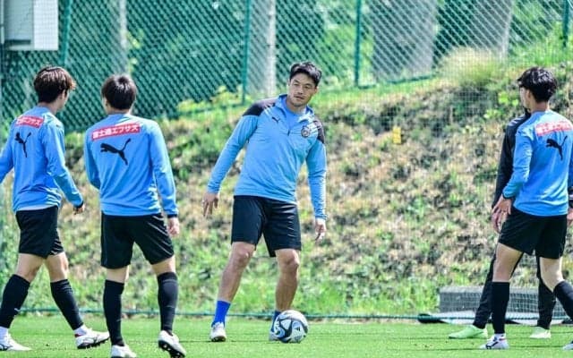 川崎フロンターレGKが東方神起の元メンバーとの2ショット公開！「招待してくれてありがとう」とコンサートの写真も披露