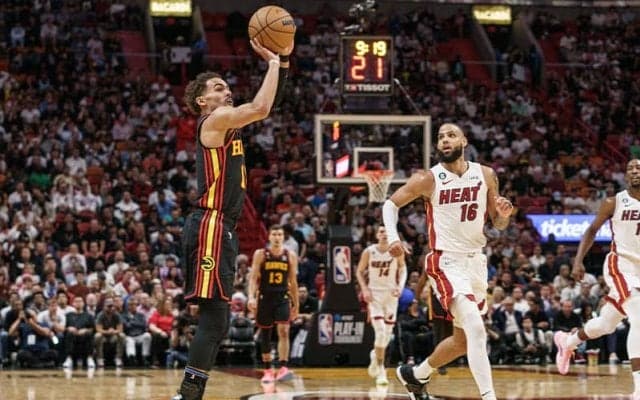 ホークスがプレーイン・トーナメントを突破…敵地でヒートを撃破、プレーオフ進出決定