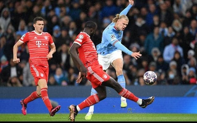 シティ戦2失点目関与のウパメカノにSNS上で誹謗中傷、バイエルンが声明｢クラブ全体がサポートする｣