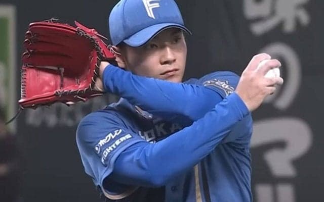 野手ぼう然の“時間差”けん制が「何やってんの」　笑いかみ殺す投手「もう可愛い」