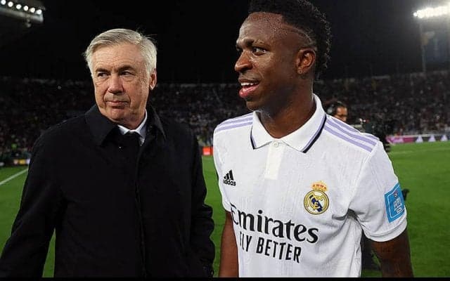 ヴィニシウス、セレソン指揮噂もある恩師へ厚い信頼　「どっちもやってほしい」