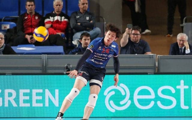 石川祐希のミラノ　プレーオフ準決勝は黒星スタート