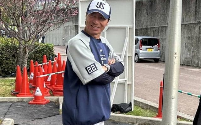 存在感を放つセ・パの守護神左腕に大物ＯＢが賛辞！高津監督の采配も評価「さすがリリーフの天才」