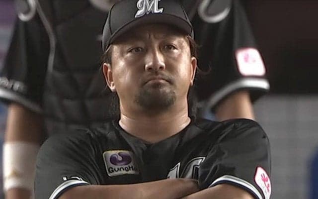 真顔で仁王立ちが「カッコよすぎる」　筋肉むき出し“衝撃パフォ”が「絵になる」