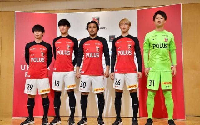 浦和レッズが世界に1枚だけの「記念ユニフォーム」発表！ 記念日に合わせた特別デザイン3種類