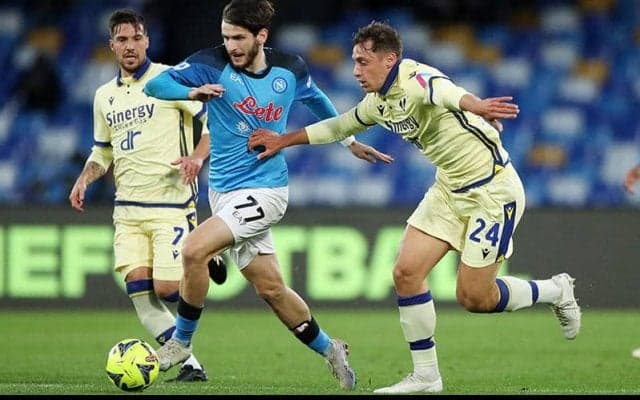 主力温存ナポリ、降格圏ヴェローナに低調ゴールレスドロー《セリエA》