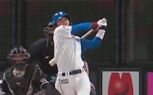 日本ハムのルーキー奈良間大己、プロ初安打が本塁打　ブルペンに放り込み場内どよめき