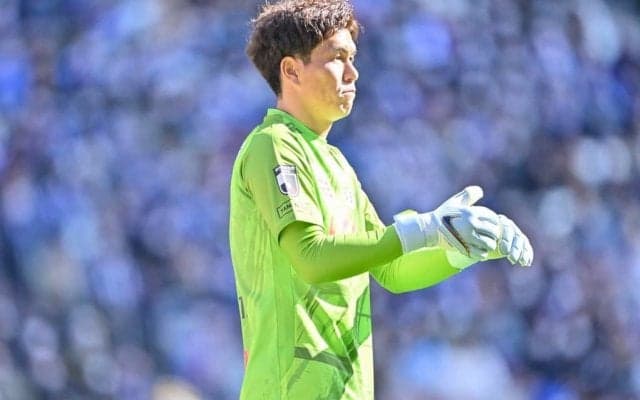 「世界ニュースになってもおかしくなかった」J2甲府GKが狙った超ロングシュートに「決まったと思ったんだけどな～」と惜しむ声…20人の頭上を越した攻撃的プレー