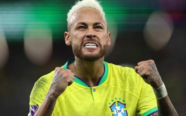 ネイマールの恋人が妊娠発表！ 子供好きネイマールは大喜び、お腹にキスのラブラブショットも